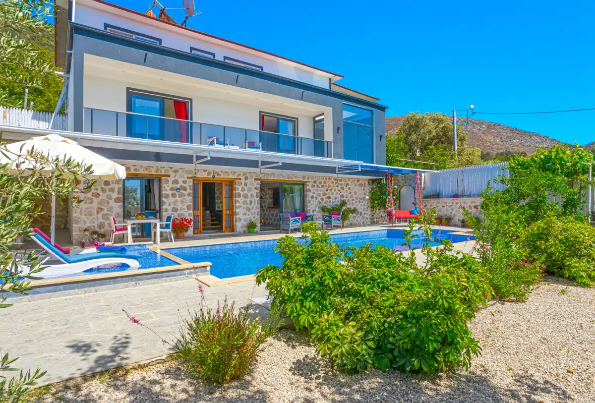 Emma-Villa-27_180.jpg