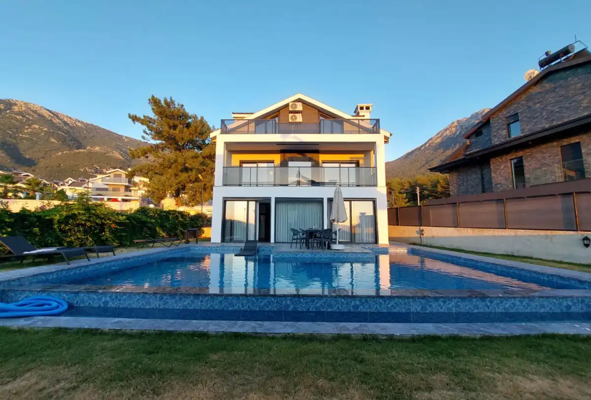 HeryerVilla-15_894.jpeg
