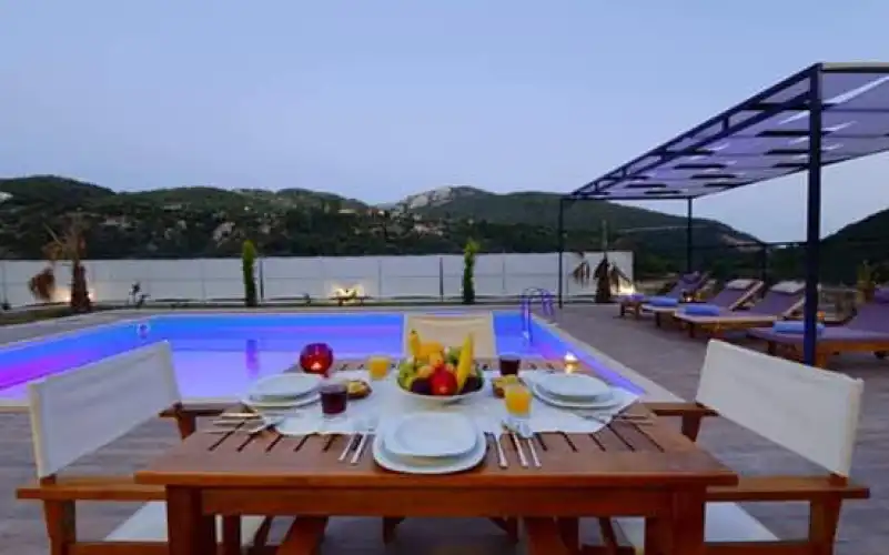 Villa_Mecelle_Her_Yer_Villa-11_18.jpeg