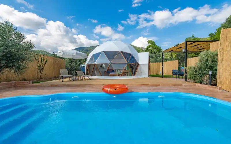bs-v1-green-dome-house-2-2474.jpg