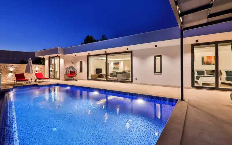 bs-v1-villa-azure-2-552.jpg