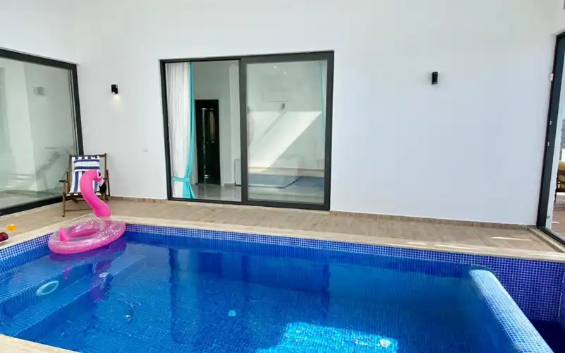 heryer-villa-villa-yellow-15_486.jpeg
