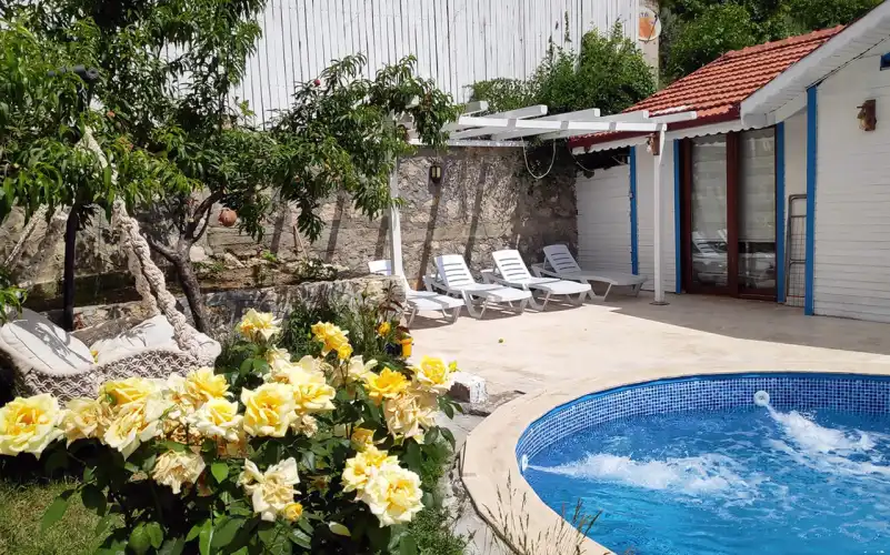 saklivilla_kiralikvilla_villaalis-8_996_303.jpg