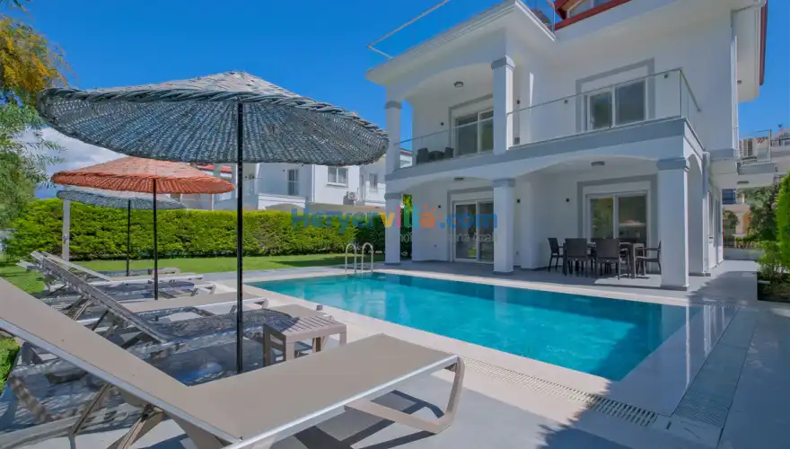 Villa Almira 2, Havuzlu, Geniş Ailelere Uygun - VillaPaketi