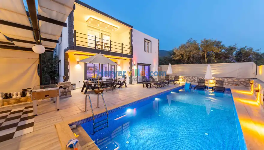 Villa Eftalia 2 - Kalabalık Ailelere Uygun - Korunaklı Havuz Alanı - Villa Paketi