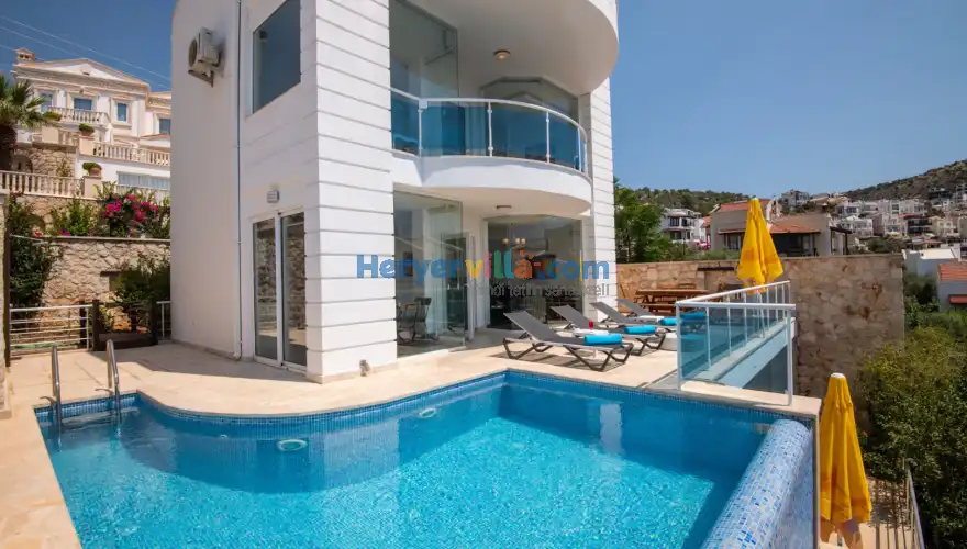 Villa Etna, 8 kişilik, havuzlu, jakuzili - villapaketi