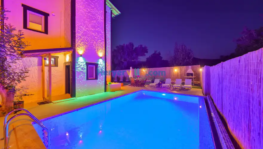 Villa Grando 2 - Jakuzili Villa - Muhafazakar  Ailelere Uygun Villa - Villa Paketi