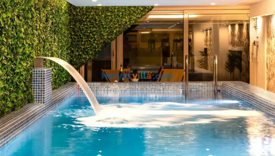 Villa La Mer Deluxe, 4 kişilik, havuzlu - villapaketi