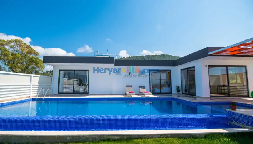 Villa Nar Çiçeği - Muhafazakar Villa - Isıtmalı Kapalı Havuzlu - Villa Paketi