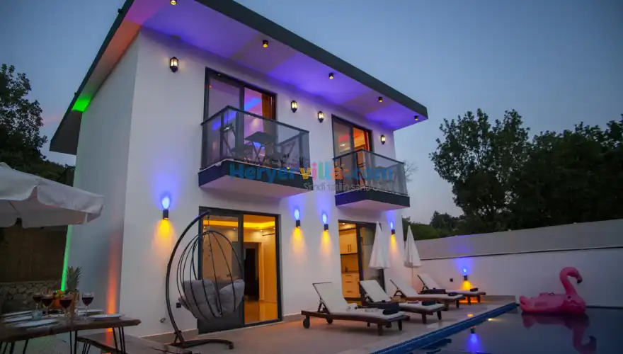 Villa Sweet Home, havuzlu, jakuzili - villapaketi