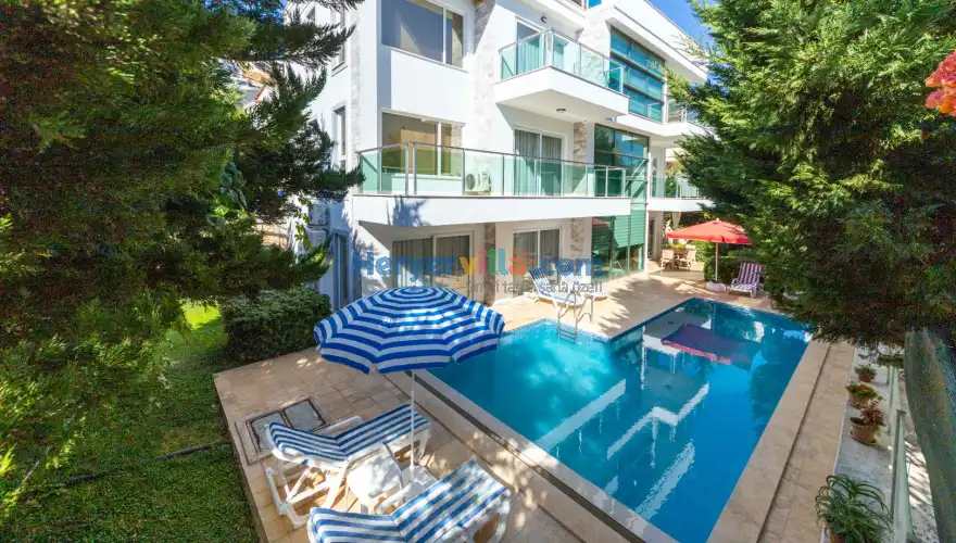 Villa Sedef 1, Jakuzili, Geniş Ailelere Uygun - VillaPaketi